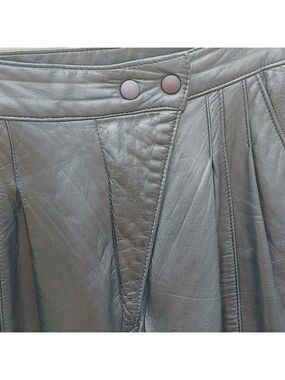ATTRACTIVE DANIER Leather Pants Women's Size 6 Offset Asymmetrical Button Fly